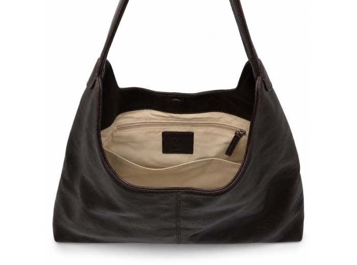 Preview: CLARA BLACK