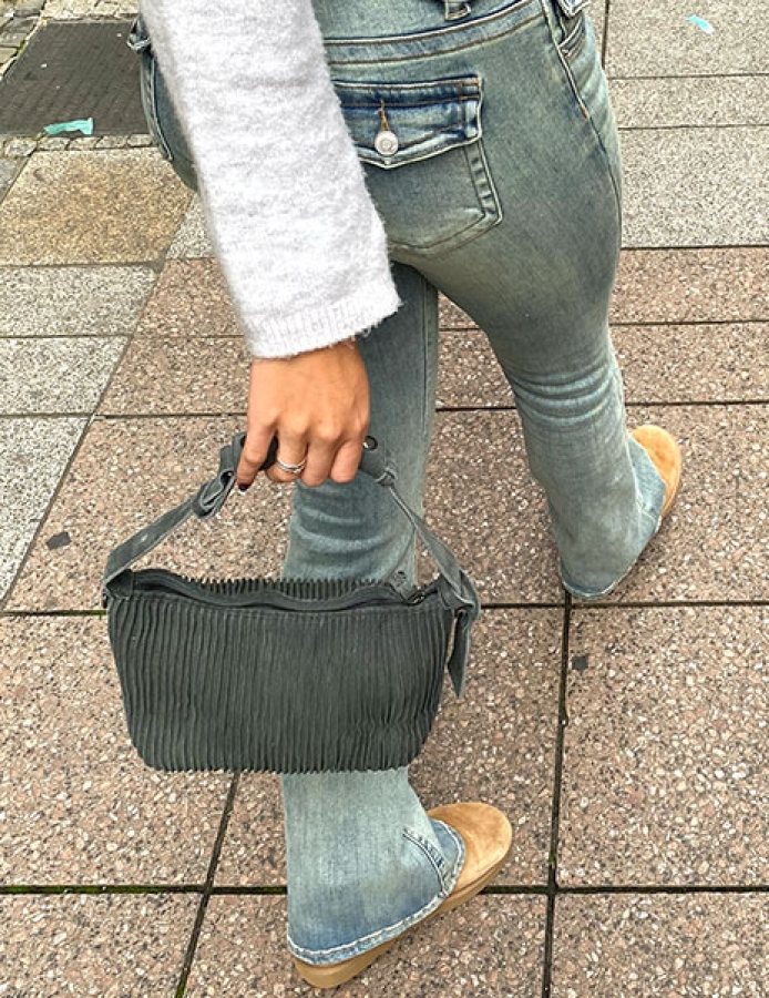 LARISSA SUEDE DUST LARISSA SUEDE DUST